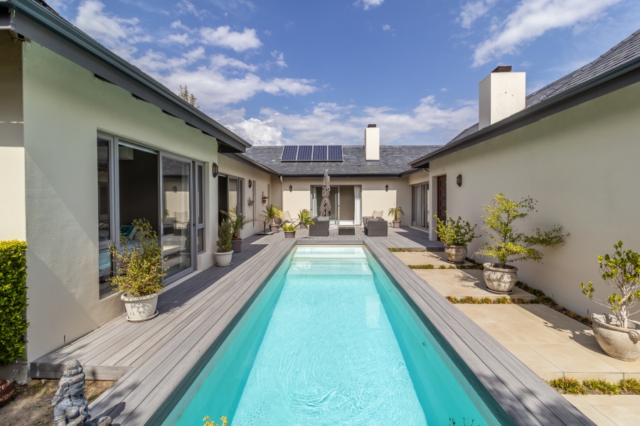 4 Bedroom Property for Sale in Pearl Valley at Val de Vie Western Cape